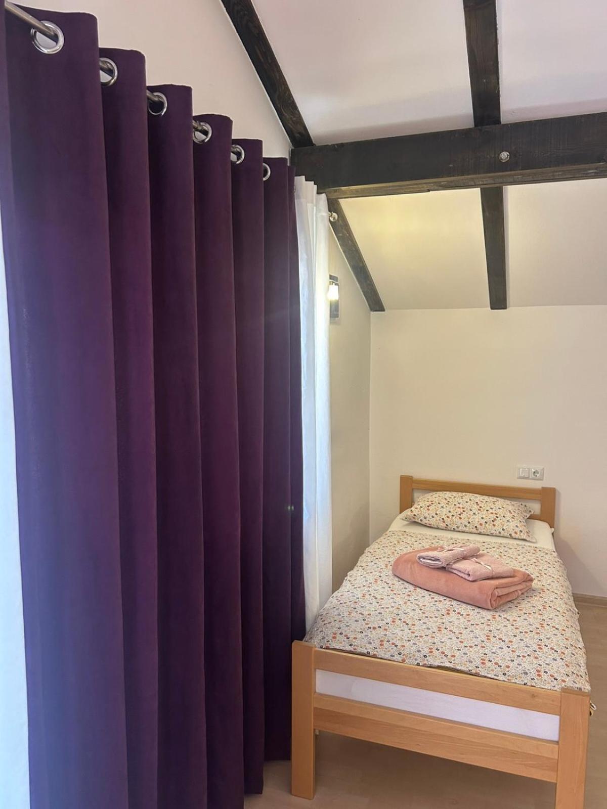Naid Apartmani Kulen Vakuf Exteriör bild