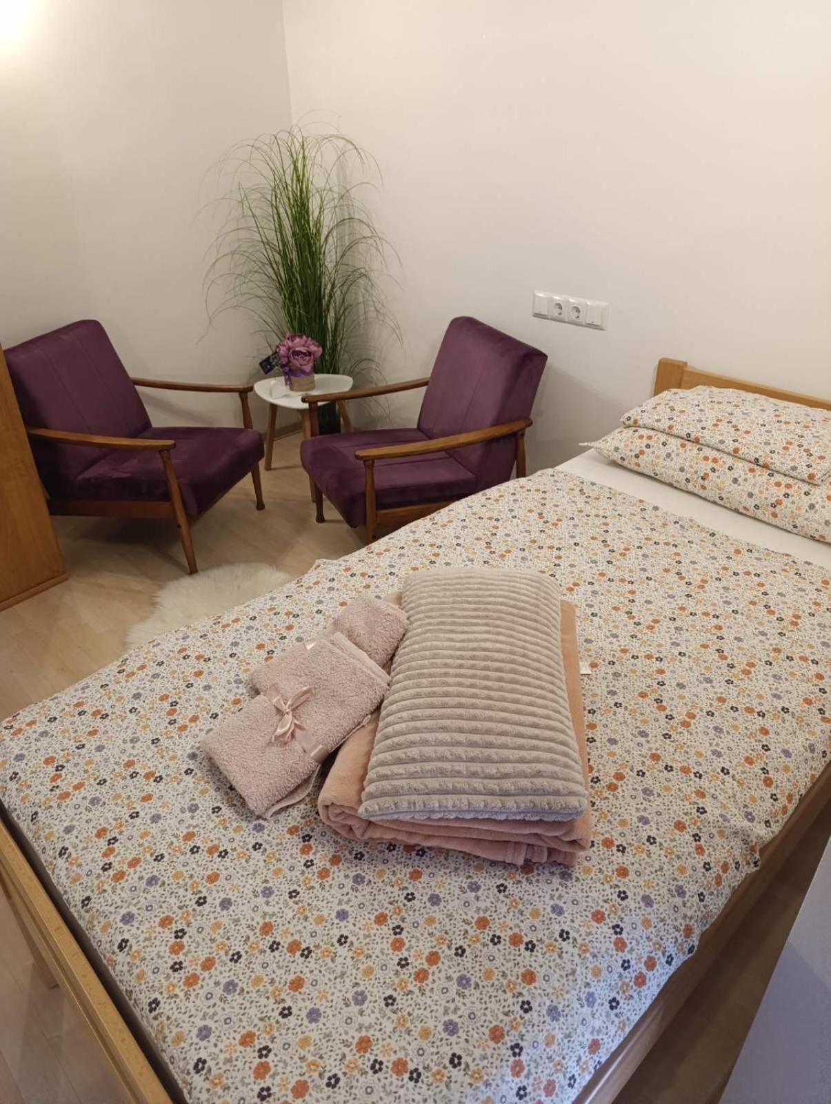 Naid Apartmani Kulen Vakuf Exteriör bild