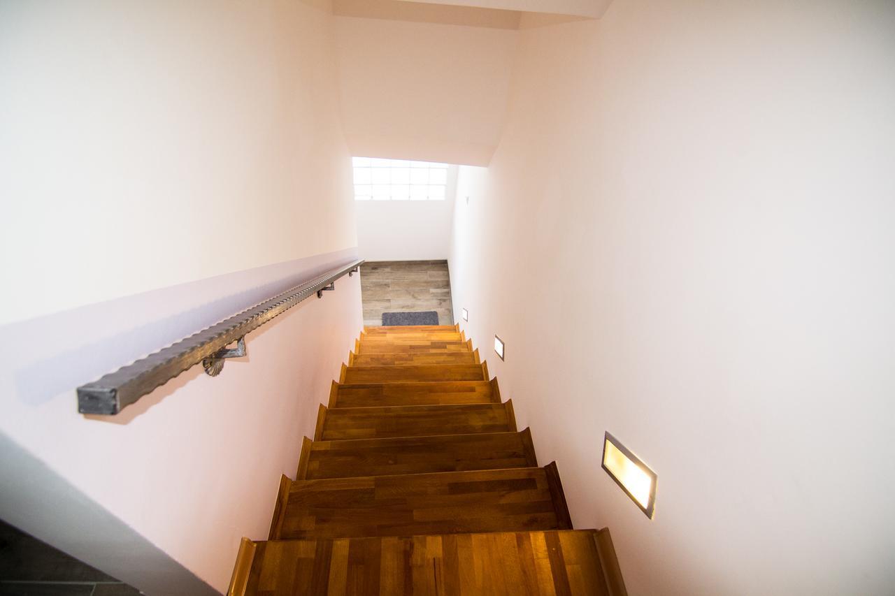 Naid Apartmani Kulen Vakuf Exteriör bild