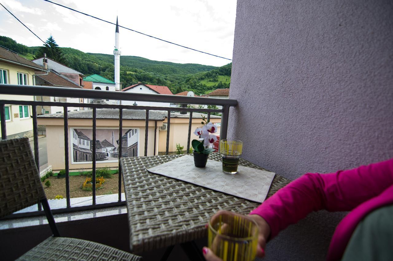 Naid Apartmani Kulen Vakuf Exteriör bild