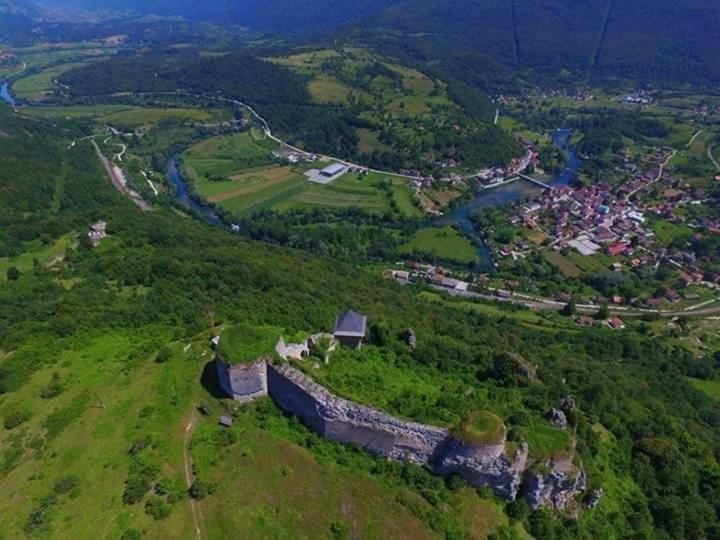 Naid Apartmani Kulen Vakuf Exteriör bild
