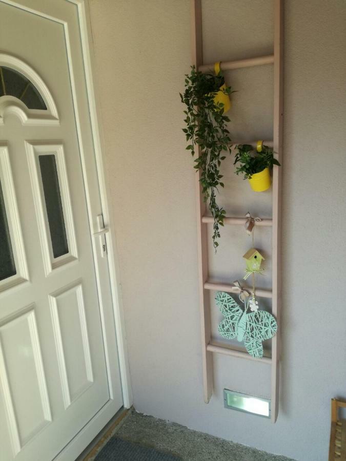 Naid Apartmani Kulen Vakuf Exteriör bild